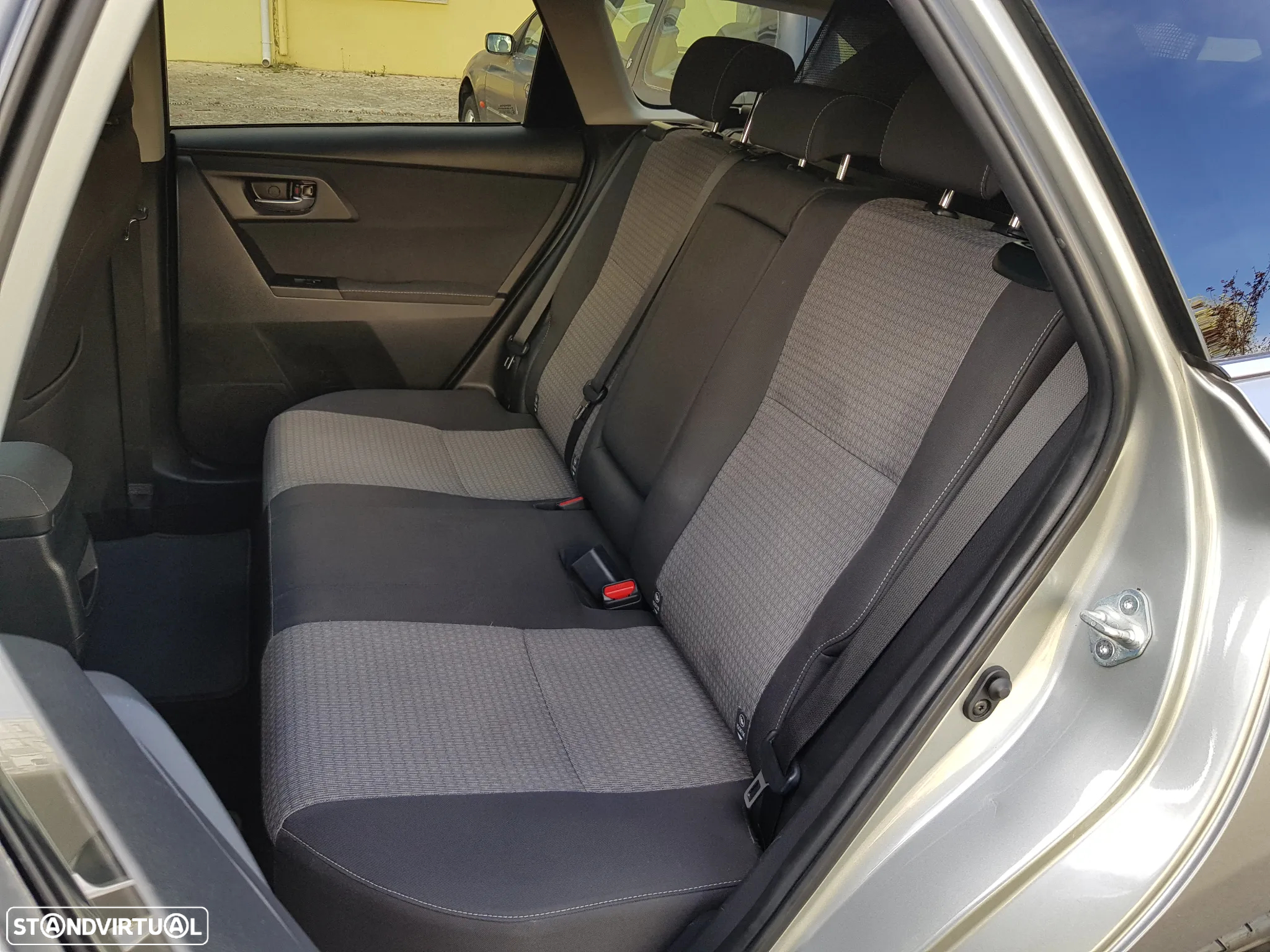Toyota Auris Touring Sports 1.4 D-4D Comfort+Pack Sport - 26