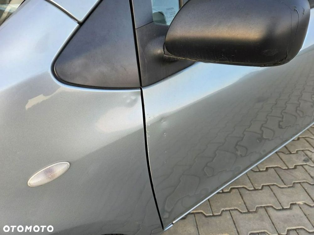 Toyota Yaris - 16