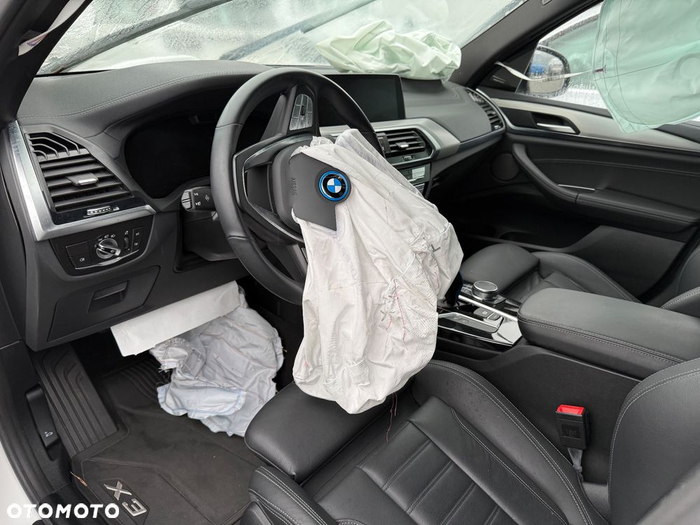 BMW iX3 Impressive - 10