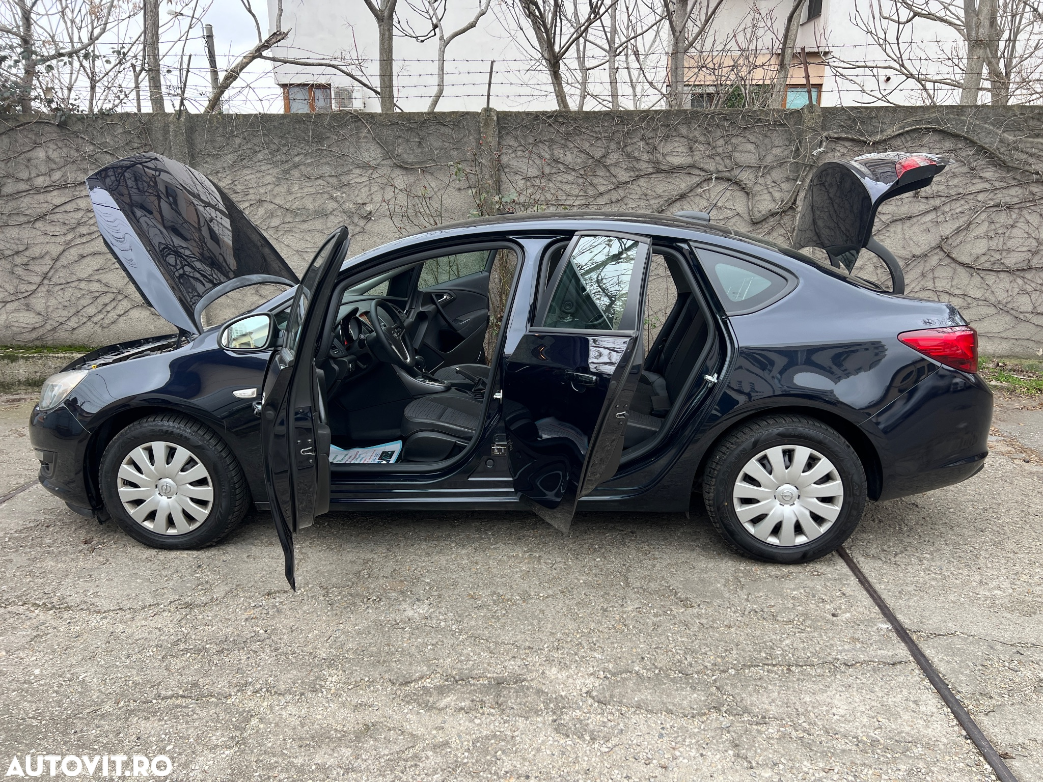 Opel Astra 1.6 TWINPORT ECOTEC Cosmo Aut - 4