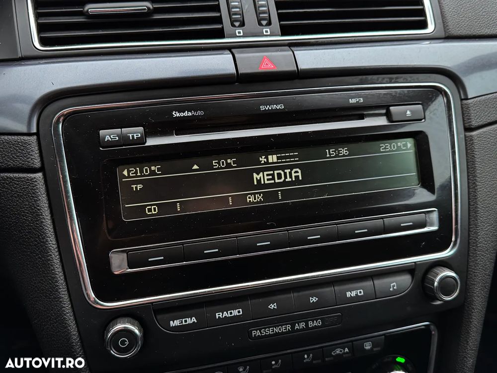 Skoda Superb 2.0 TDI DPF Elegance - 14