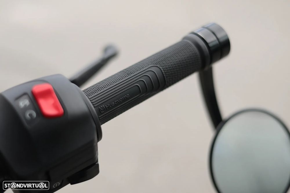 Husqvarna Svartpilen 401 <35kw - 18
