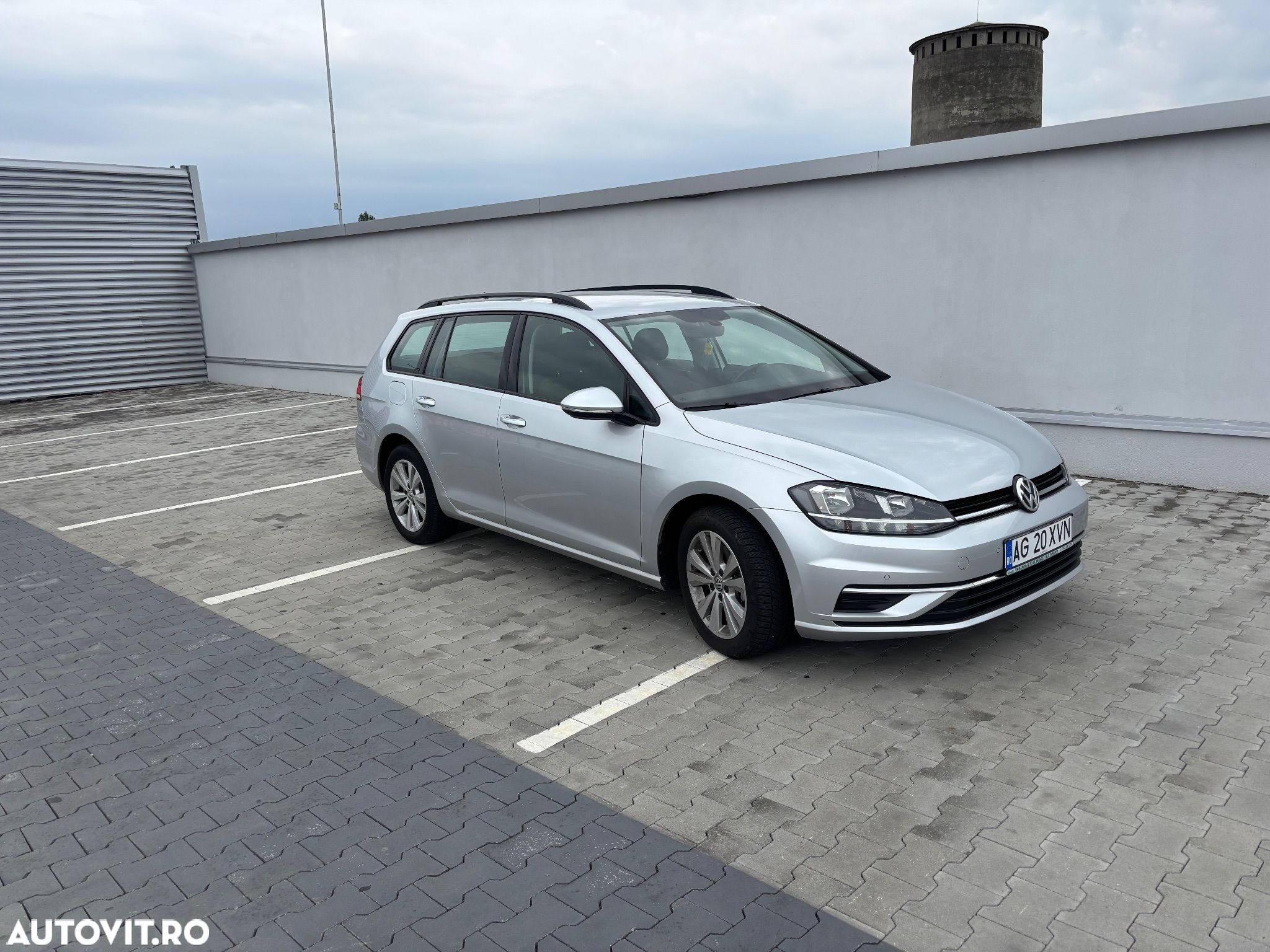 Volkswagen Golf 1.6 TDI DSG Comfortline - 1