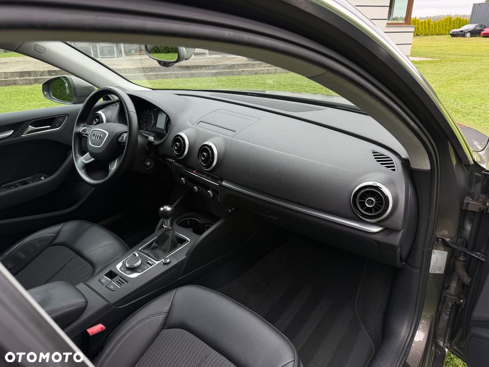 Audi A3 Sportback 1.4 TFSI Ambiente - 25