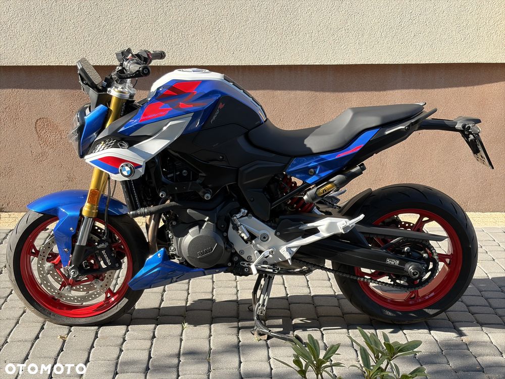 BMW F - 4