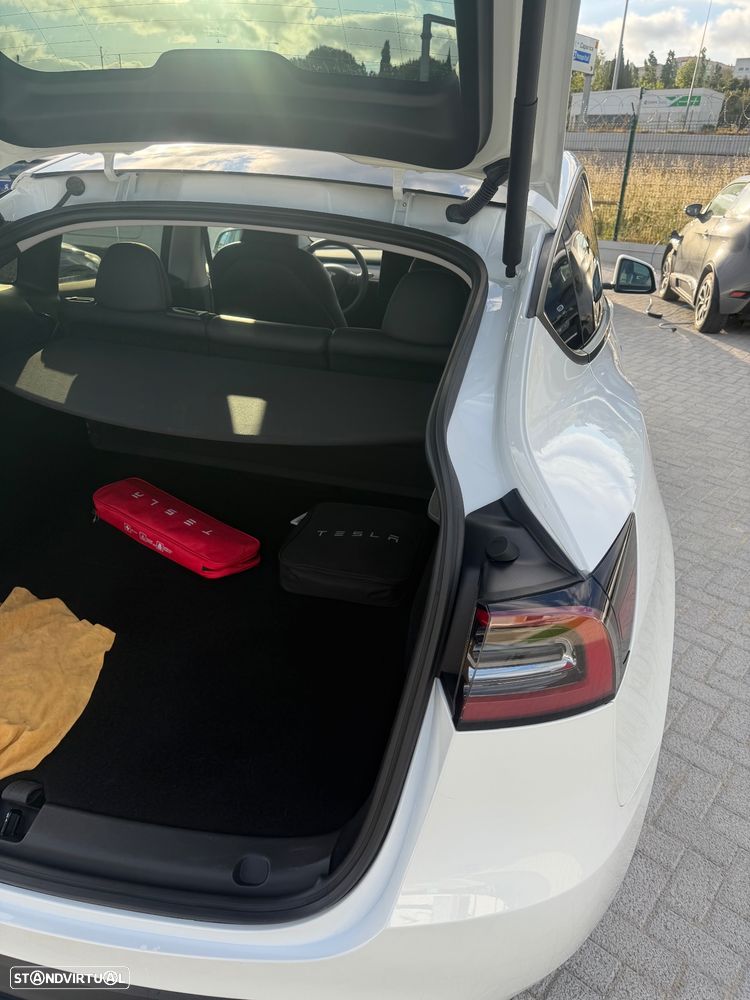 Tesla Model Y Long Range Dual Motor AWD - 13