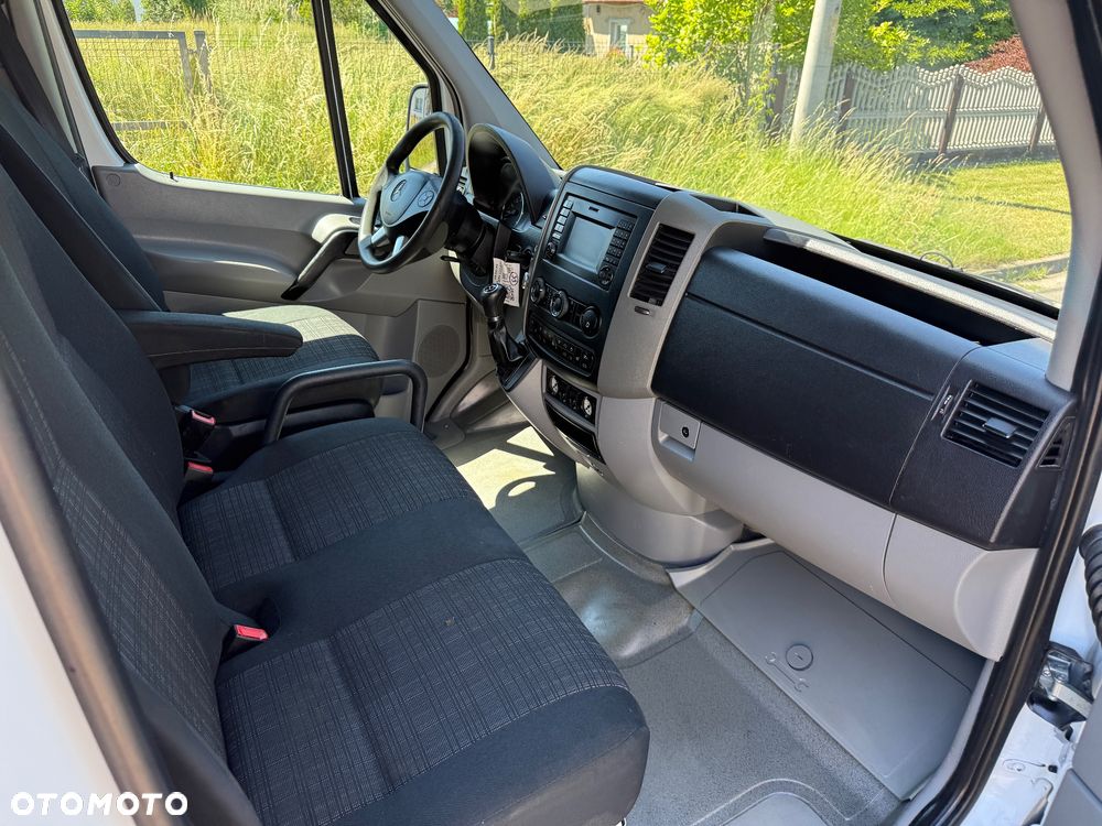 Mercedes-Benz Sprinter - 22