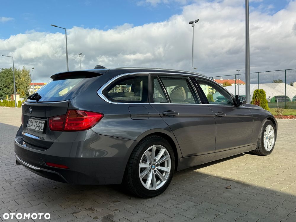 BMW Seria 3 320d Luxury Line - 15
