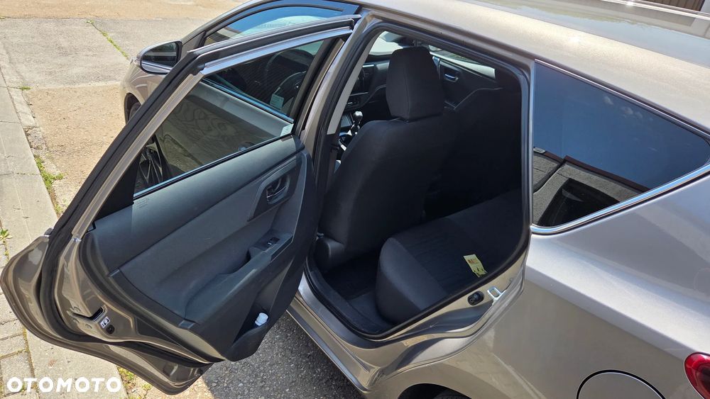Toyota Auris 1.6 Premium Comfort - 7