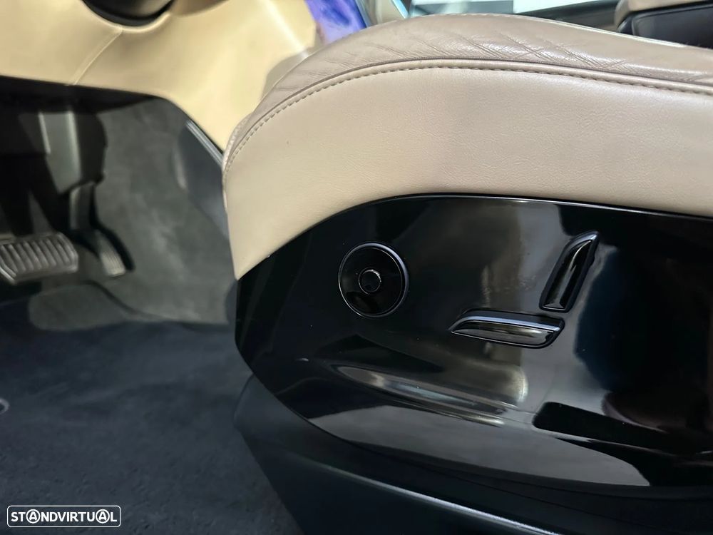 Tesla Model X 90D - 16