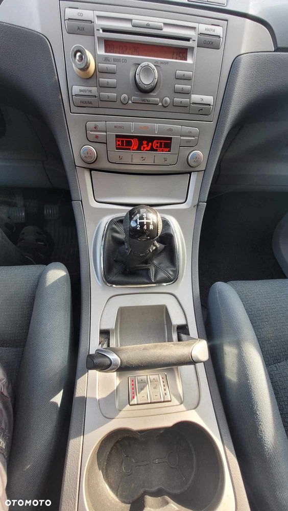 Ford S-Max - 12