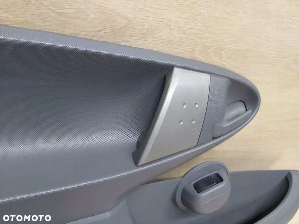 Toyota AYGO I Boczek drzwi lewy przód 5D klamka rączka - 3