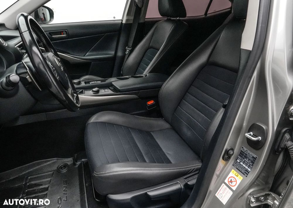 Lexus Seria IS 300h Executive - 13