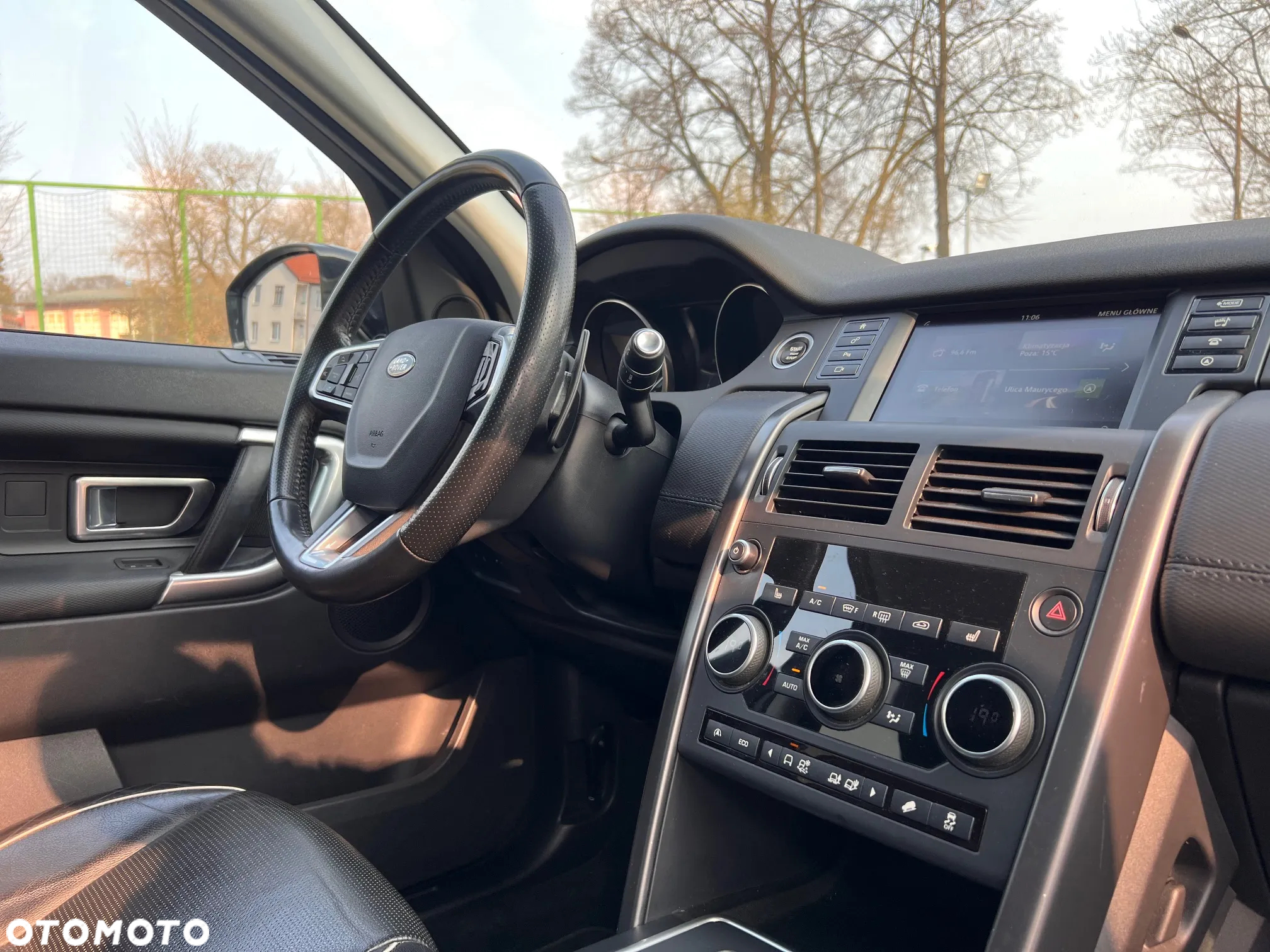 Land Rover Discovery Sport 2.0 D180 R-Dynamic HSE - 22