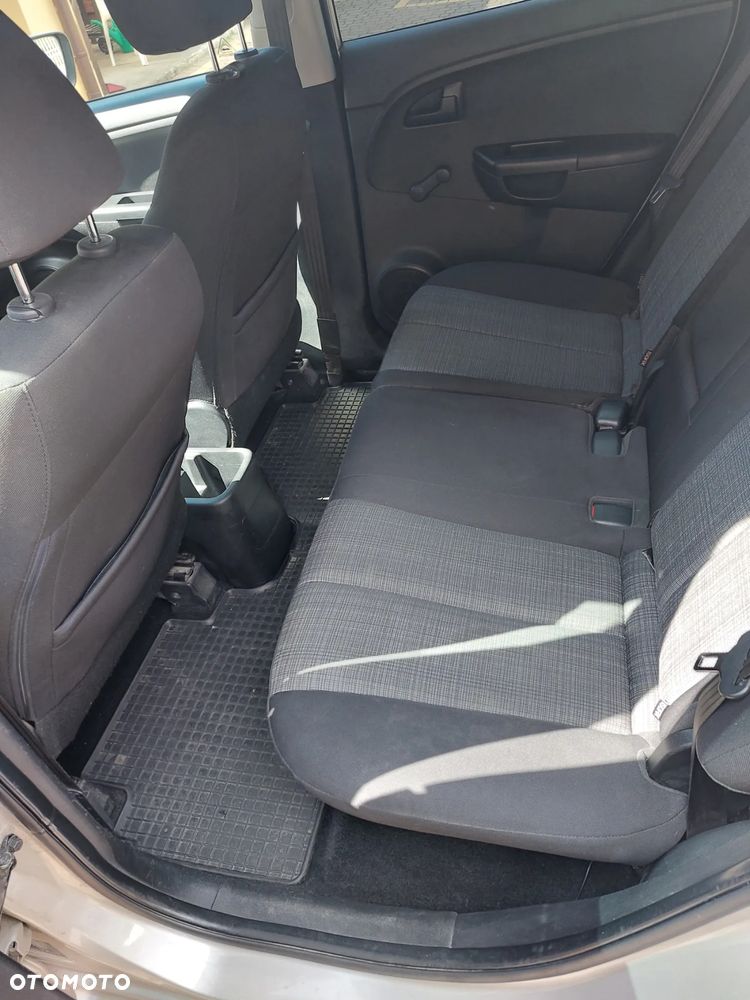 Kia Venga 1.6 M - 14