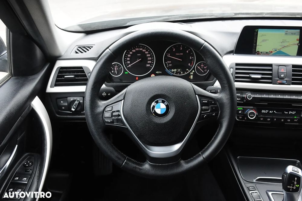 BMW Seria 3 320d Aut. Luxury Line - 12