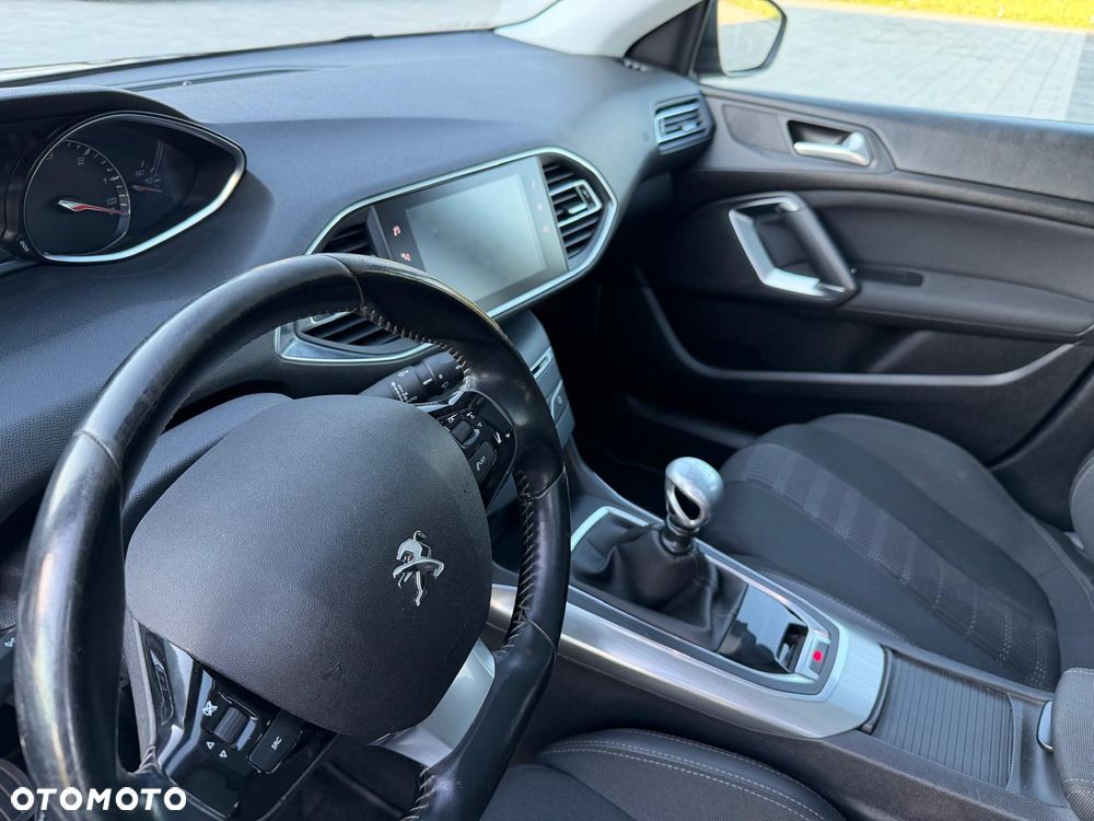 Peugeot 308 BlueHDi FAP 130 Stop & Start Allure Pack - 19