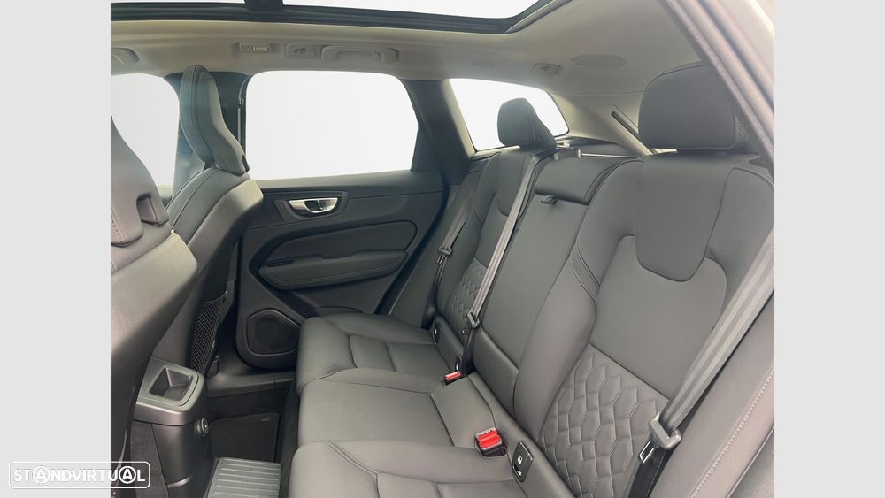 Volvo XC 60 2.0 T6 PHEV Plus Dark AWD - 14