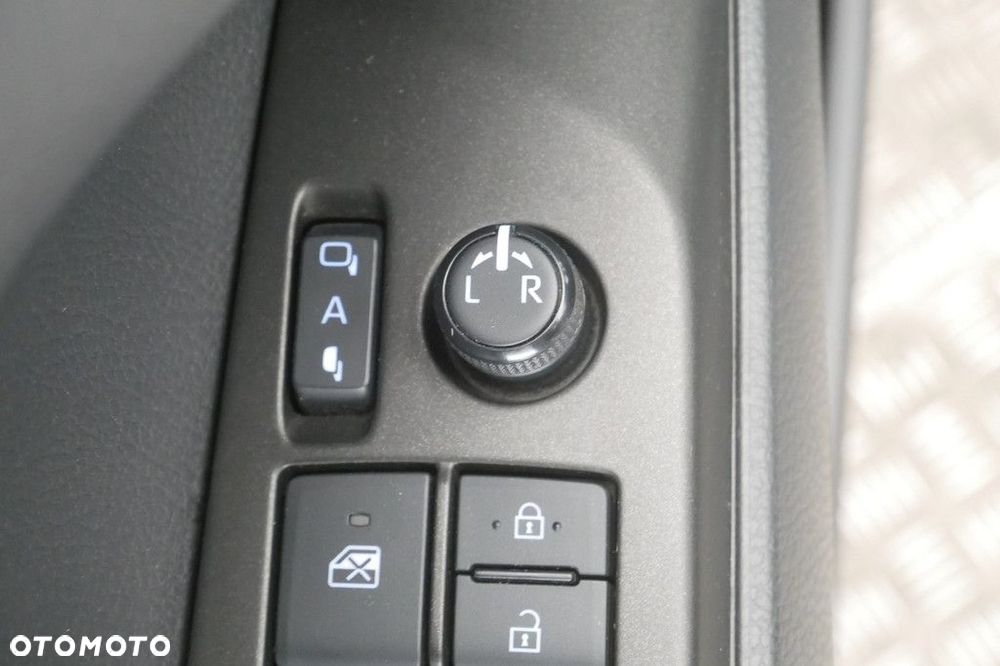Toyota Camry 2.5 Hybrid Comfort CVT - 28