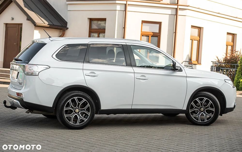 Mitsubishi Outlander 2.2 DI-D 4WD Diamant Edition - 6