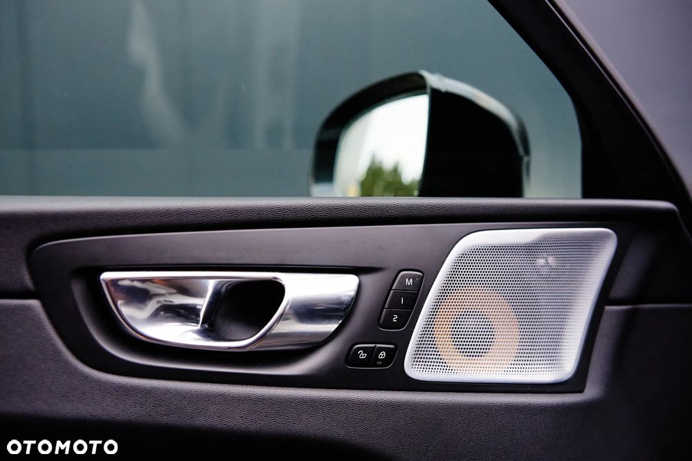 Volvo XC 60 D4 SCR AWD R-Design - 31