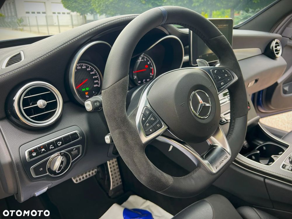 Mercedes-Benz Klasa C AMG 63 - 32