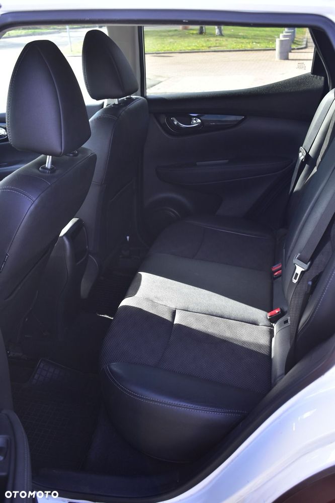 Nissan Qashqai 1.6 DCi 4x4 Tekna - 9