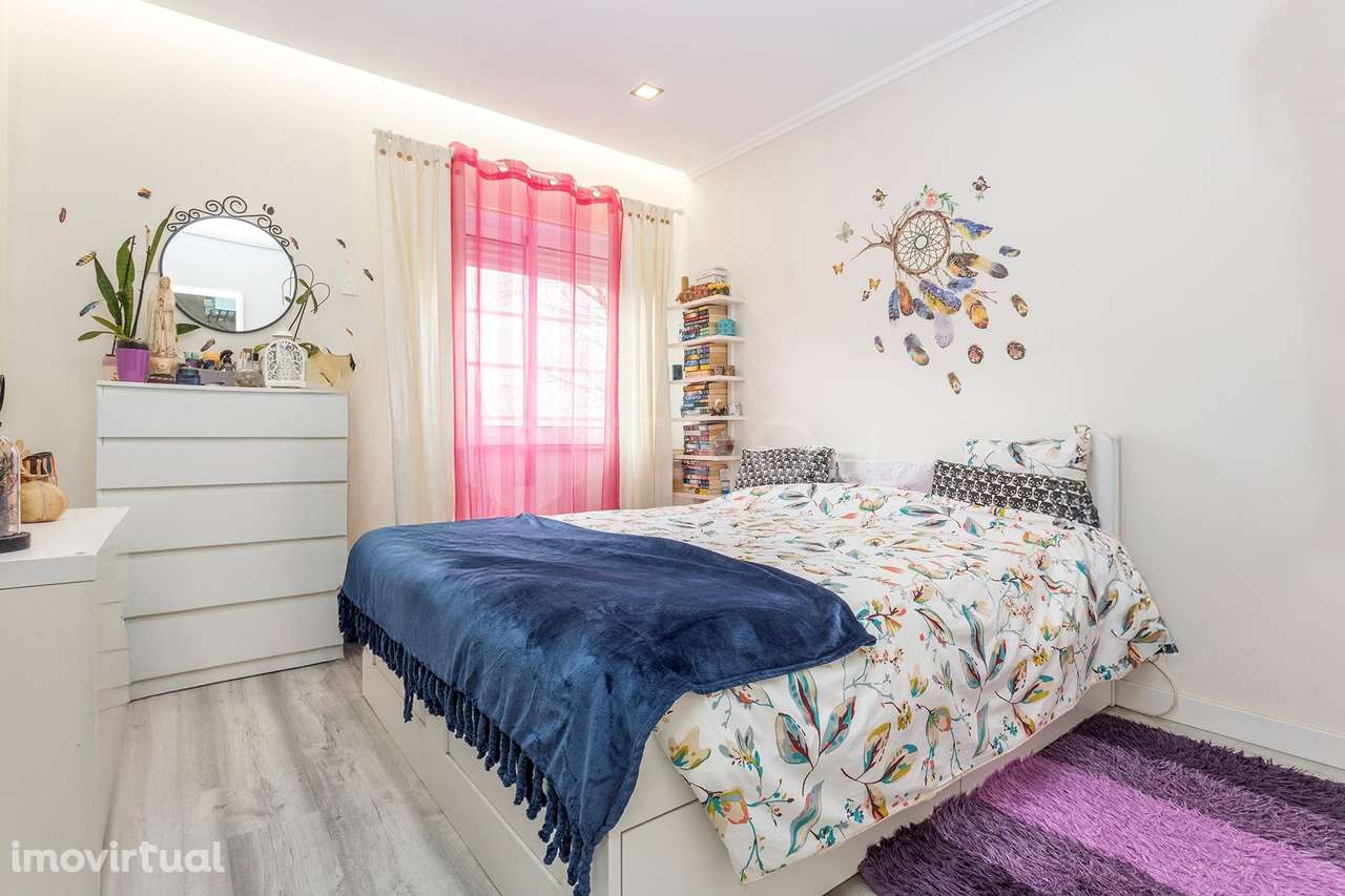 Excelente Apartamento T2 Remodelado nas Mercês - Grande imagem: 5/19