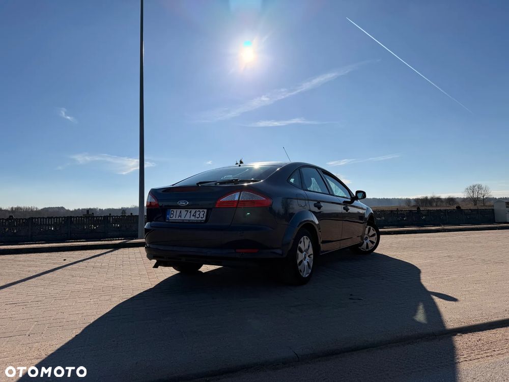 Ford Mondeo 1.6 Ambiente - 13