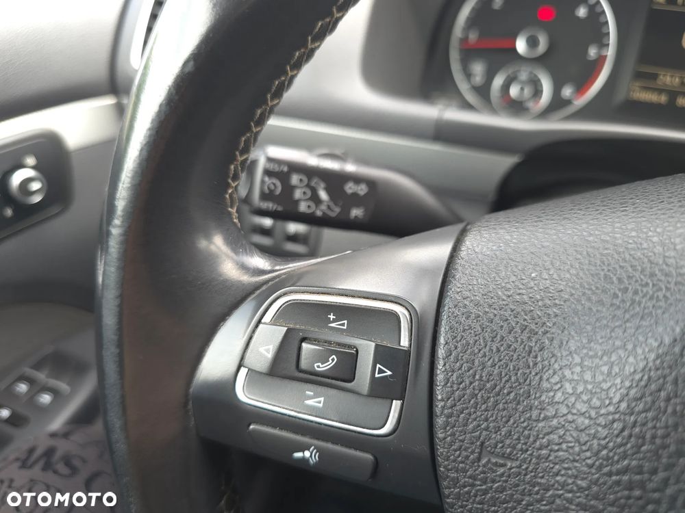 Volkswagen Touran 1.6 TDI DPF BlueMotion Technology DSG MATCH - 22