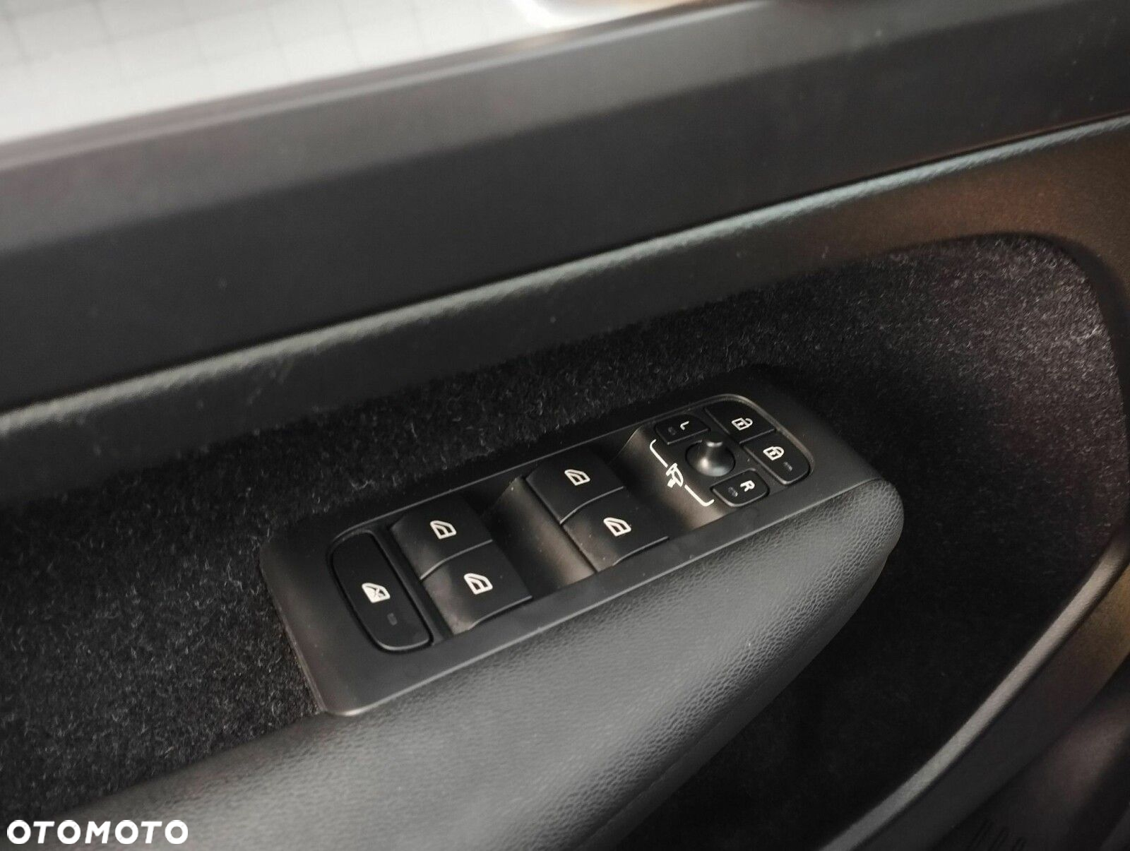 Volvo XC 40 T3 Momentum Pro - 36