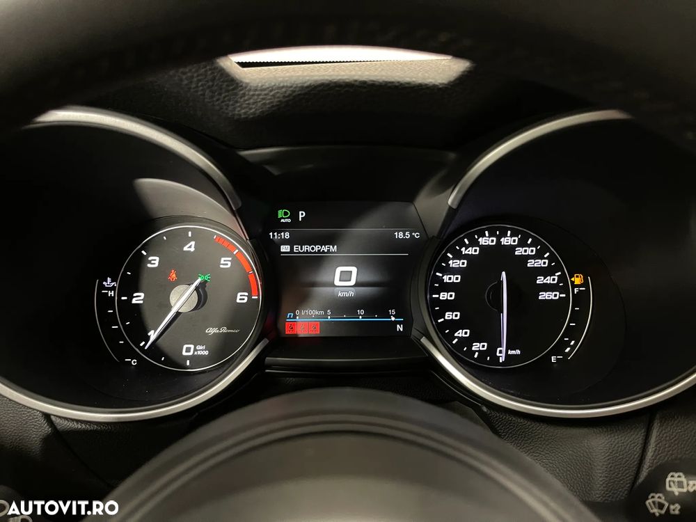 Alfa Romeo Stelvio 2.2 16V AT8 Q4 Business - 27