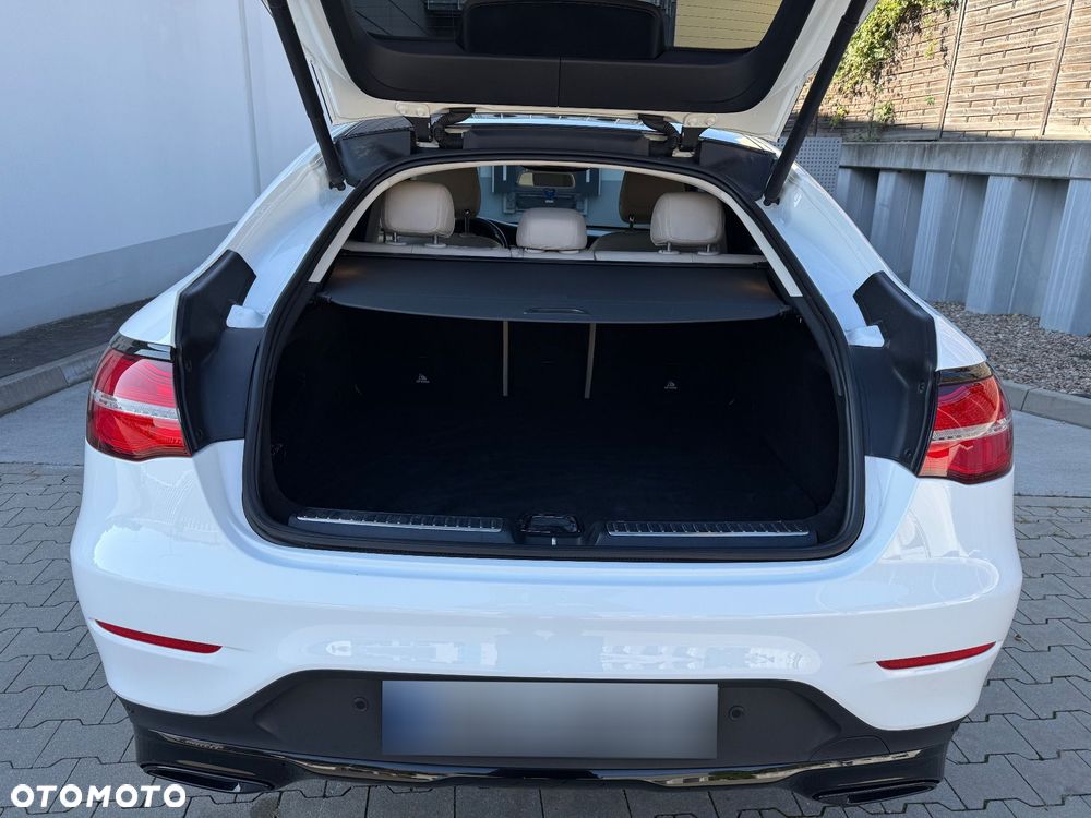 Mercedes-Benz GLC - 12