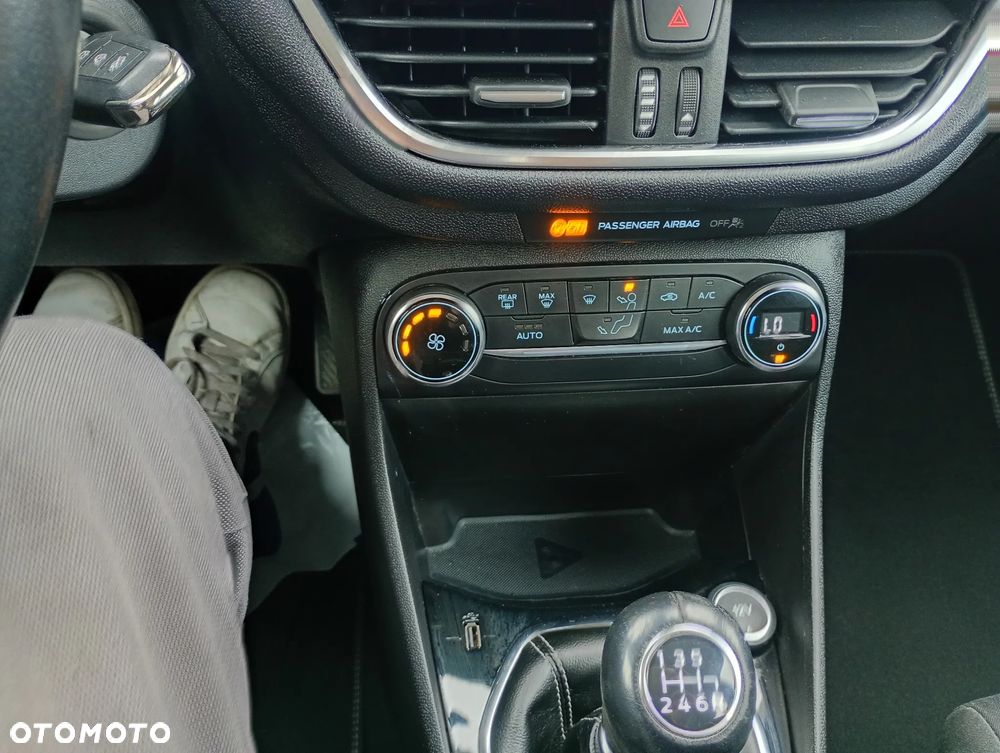 Ford Fiesta 1.0 EcoBoost S&S TITANIUM - 29