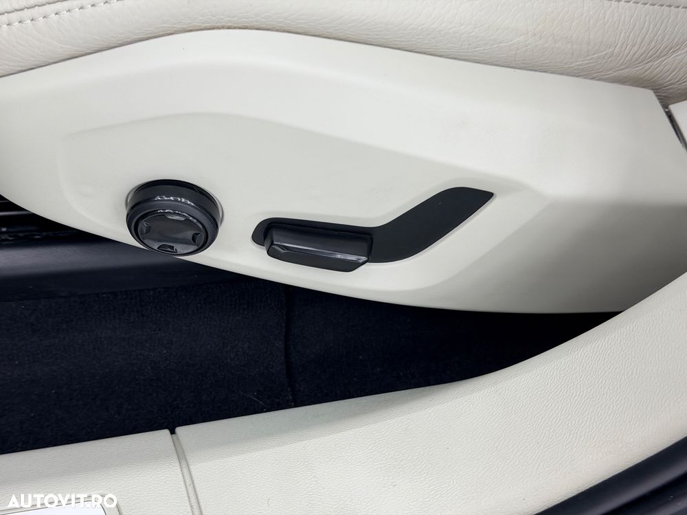 Volvo XC 60 B4 D AWD Geartronic Momentum Pro - 13