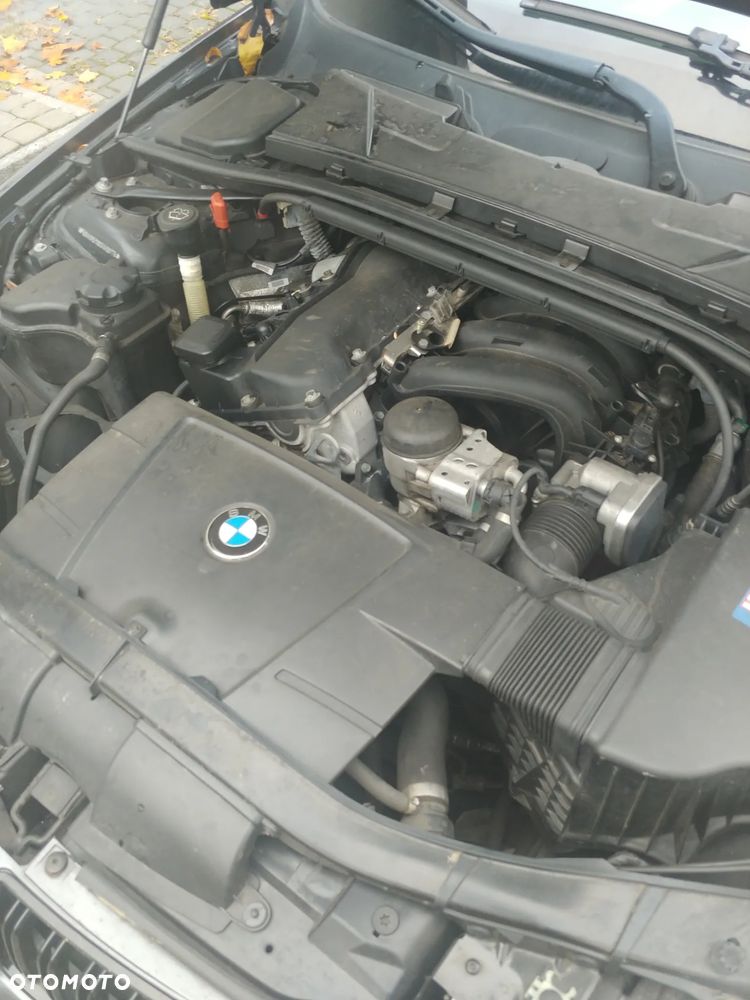 BMW Seria 3 318i - 4