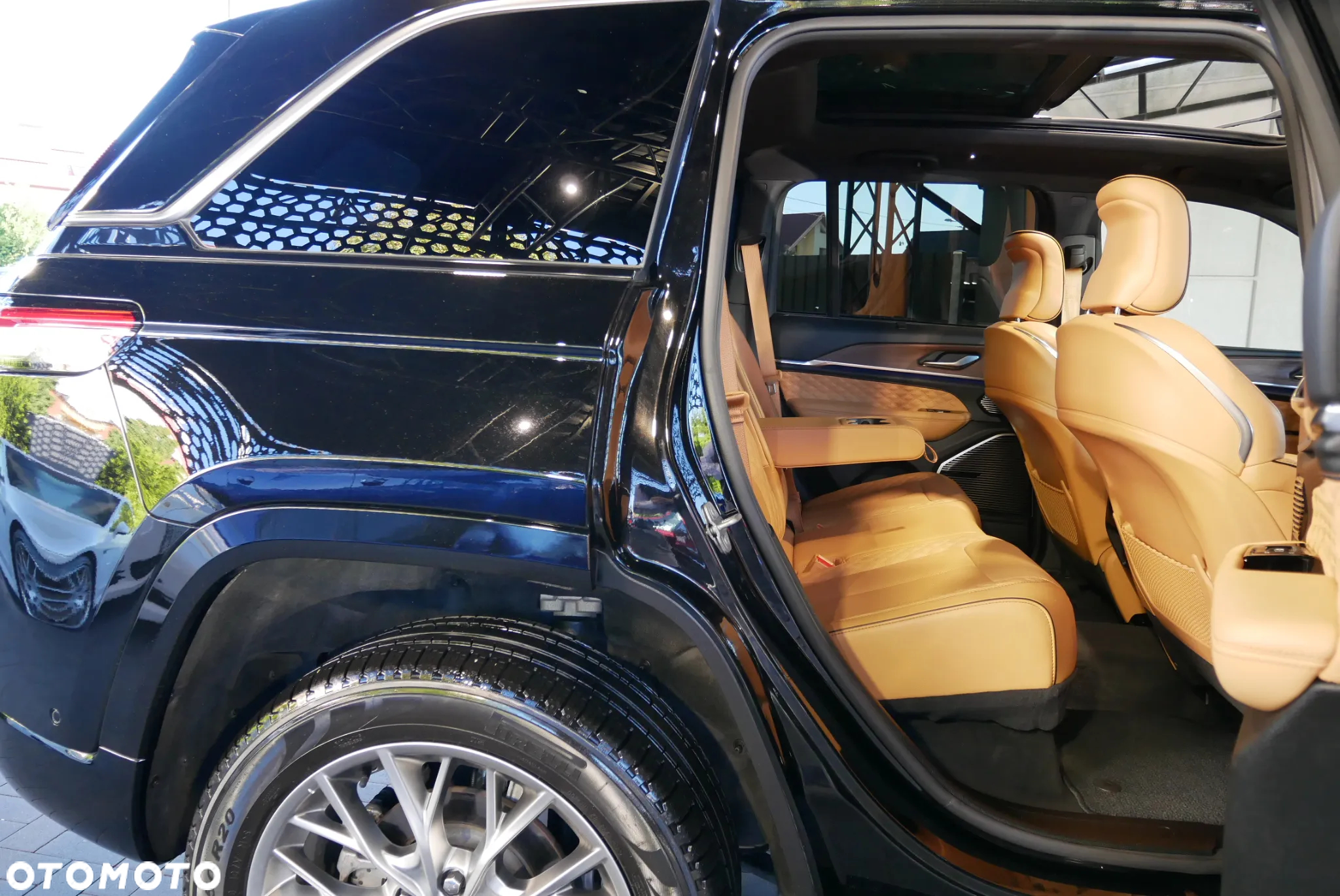 Jeep Grand Cherokee - 11