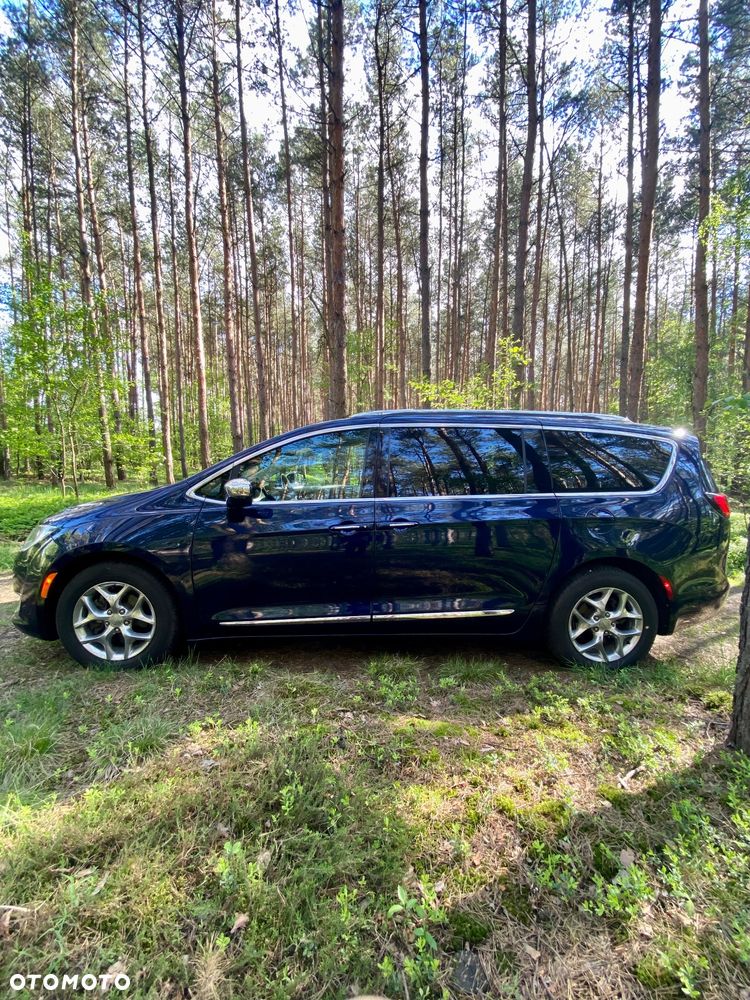 Chrysler Pacifica - 4