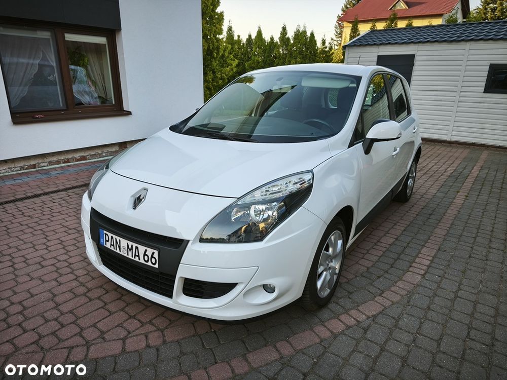 Renault Scenic 1.6 16V 110 TomTom Edition - 2