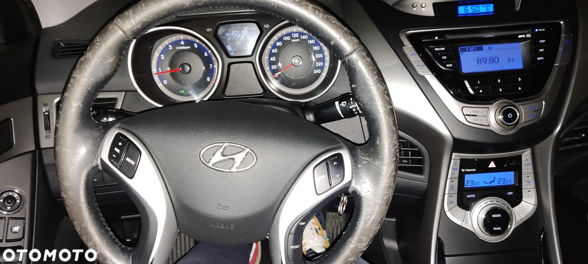 Hyundai Elantra 1.6 Comfort - 24
