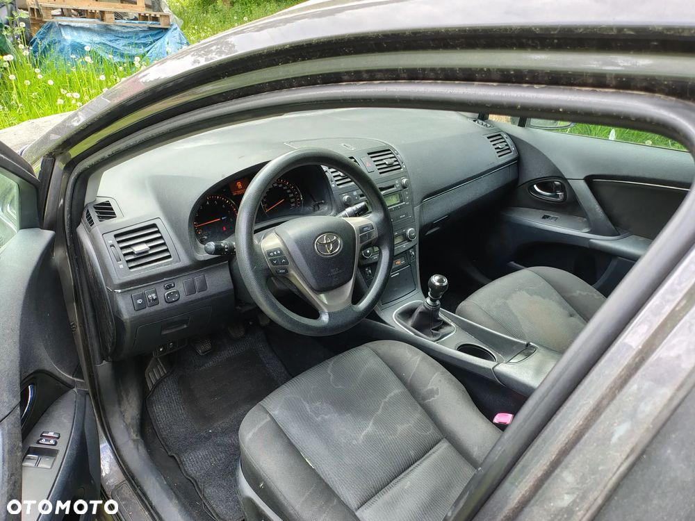 Toyota Avensis 1.6 Comfort - 15