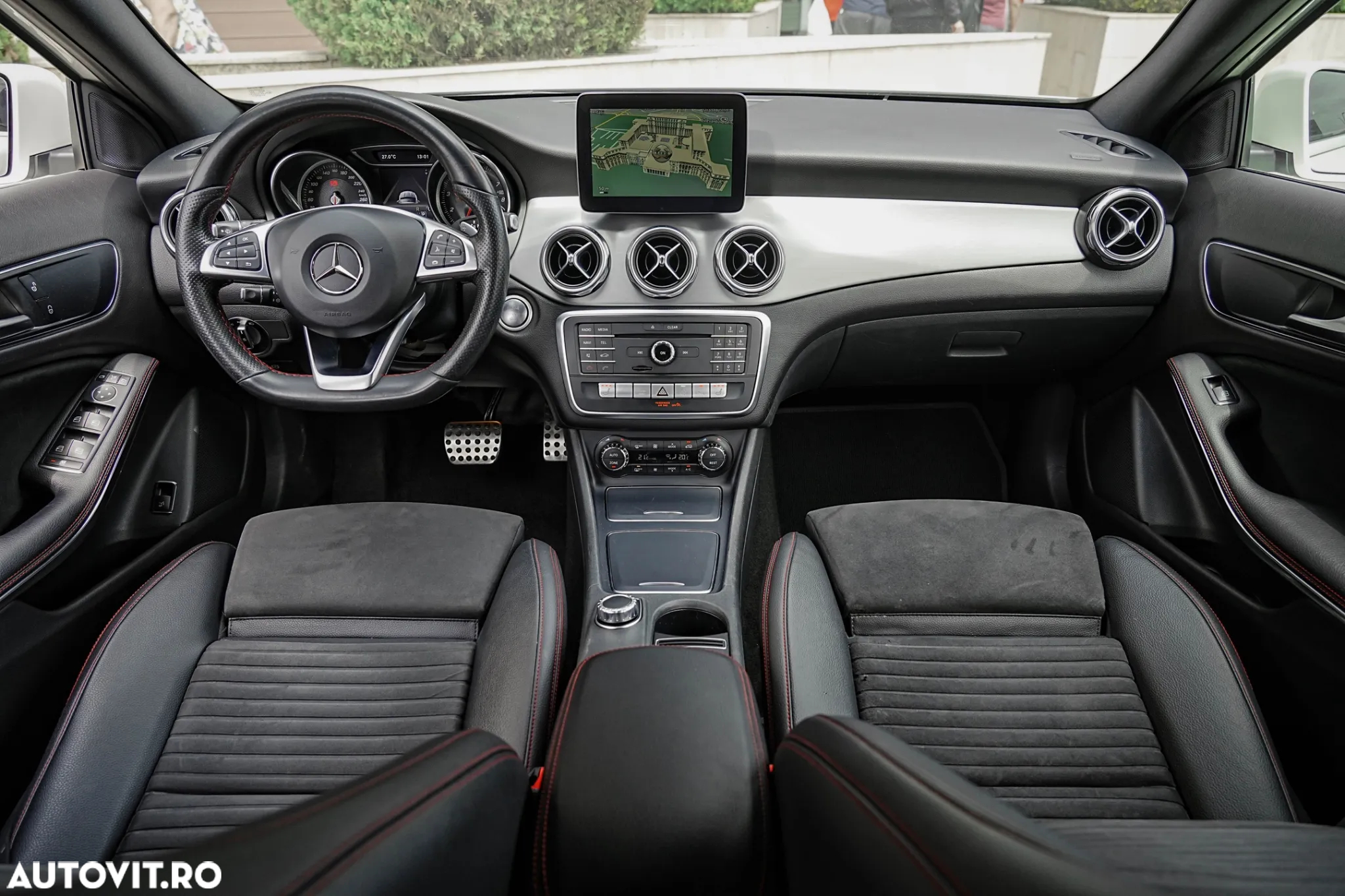 Mercedes-Benz GLA 180 7G-DCT AMG Line - 4