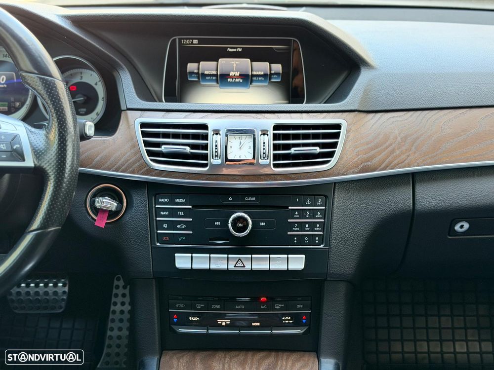 Mercedes-Benz E 300 Bluetec Hybrid Avantgarde - 24