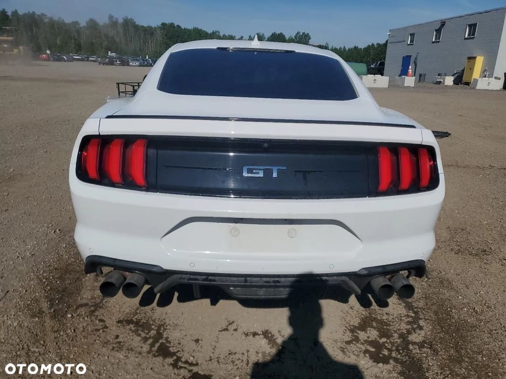 Ford Mustang 5.0 V8 GT - 6