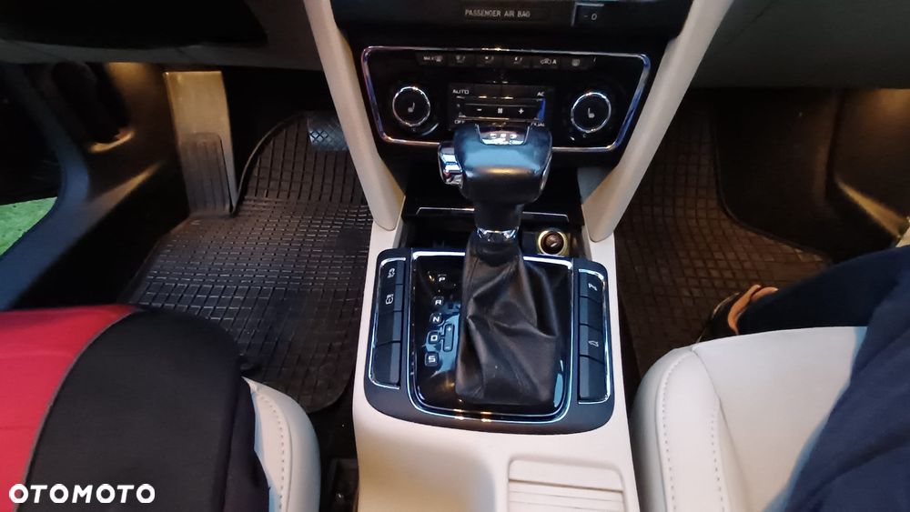 Skoda Superb 2.0 TDI Ambition DSG - 9