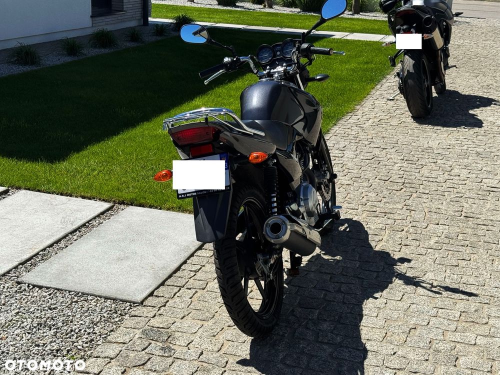 Yamaha YBR - 9