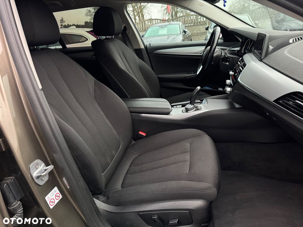 BMW Seria 5 520d xDrive Sport Line - 23