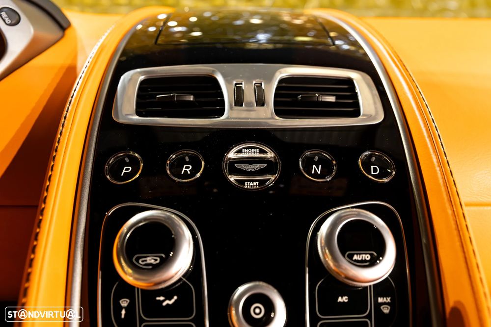 Aston Martin Vanquish Touchtronic 2 - 38