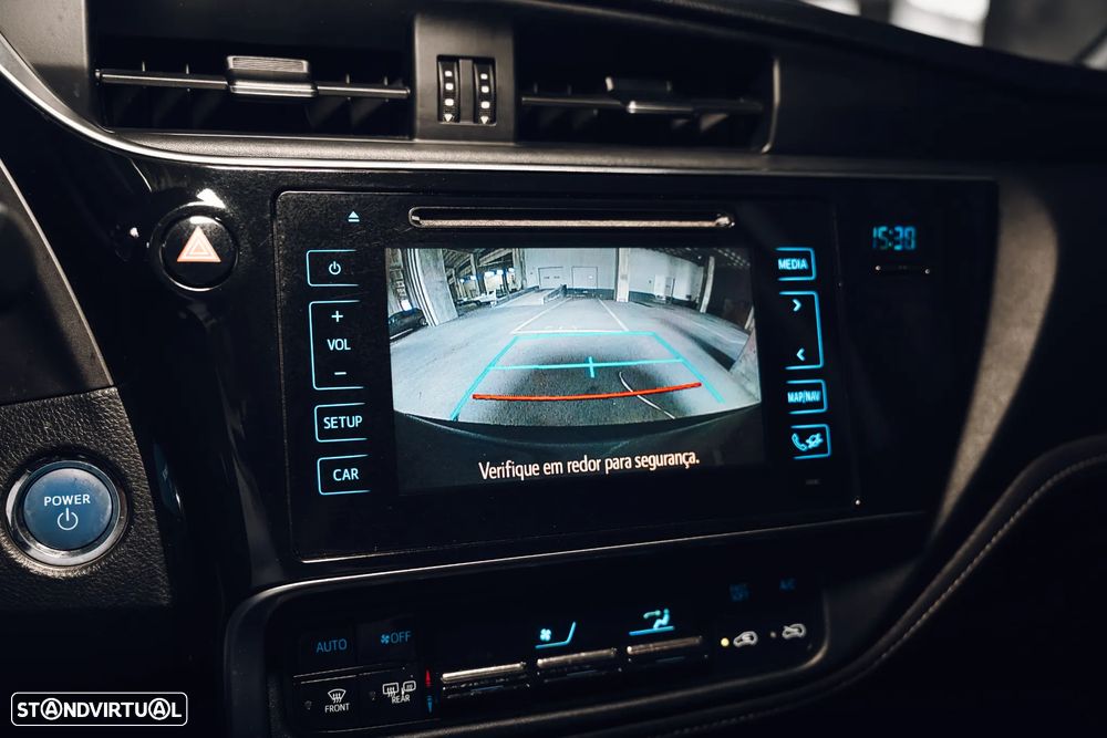 Toyota Auris 1.8 HSD Sport+Navi - 24