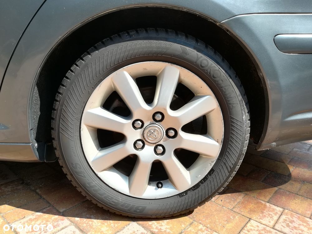 Toyota Avensis - 5